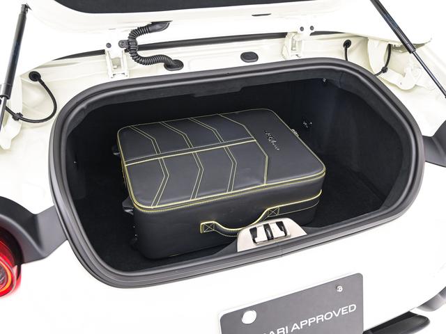 812GTS F1 DCT BiancoItalia LED付ステアリング フェラーリ認定中古車 メーカー保証付 フェラーリ・ロードサイドアシスタンス Ferrari Approved(11枚目)