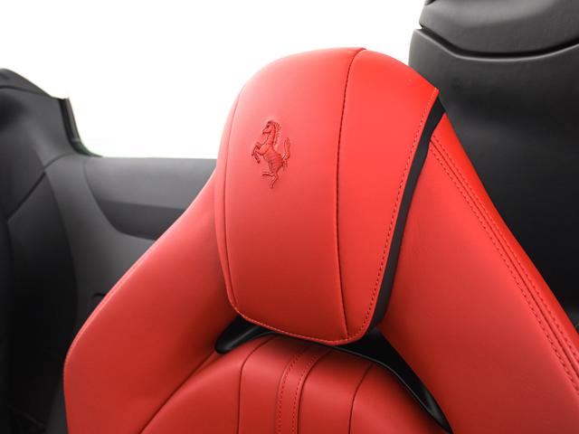 812GTS F1 DCT BiancoItalia LED付ステアリング フェラーリ認定中古車 メーカー保証付 フェラーリ・ロードサイドアシスタンス Ferrari Approved(15枚目)