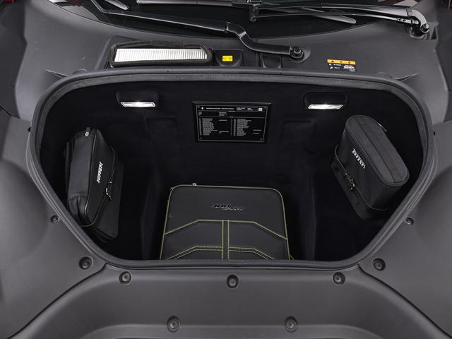 488ピスタ F1 DCT 20インチ鍛造ホイール レーシングシート フェラーリ認定中古車 メーカー保証付 フェラーリ・ロードサイドアシスタンス Ferrari Approved(11枚目)