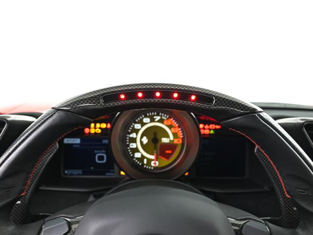 488ピスタ F1 DCT 20インチ鍛造ホイール レーシングシート フェラーリ認定中古車 メーカー保証付 フェラーリ・ロードサイドアシスタンス Ferrari Approved(14枚目)