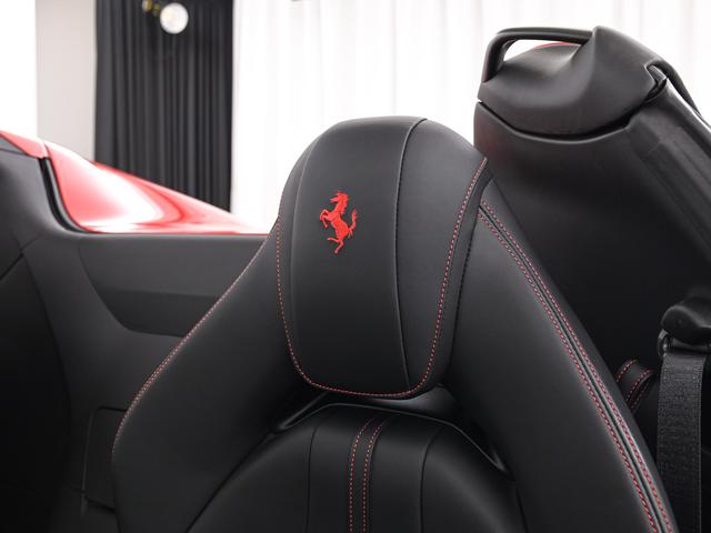 812GTS F1 DCT LED付ステアリング 20インチ鍛造ホイール フェラーリ認定中古車 メーカー保証付 フェラーリ・ロードサイドアシスタンス Ferrari Approved(15枚目)