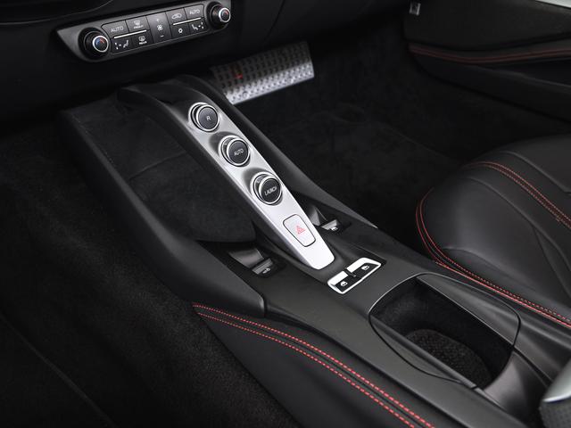 812GTS F1 DCT LED付ステアリング 20インチ鍛造ホイール フェラーリ認定中古車 メーカー保証付 フェラーリ・ロードサイドアシスタンス Ferrari Approved(16枚目)