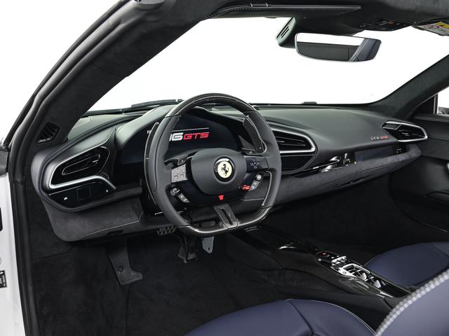 ２９６ＧＴＳ Ｆ１　ＤＣＴ　アップルカープレイ　ＬＥＤ付ハンドル　フェラーリ認定中古車　メーカー保証付　フェラーリ・ロードサイドアシスタンス　Ｆｅｒｒａｒｉ　Ａｐｐｒｏｖｅｄ（4枚目）