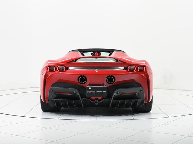 SF90スパイダー F1 DCT E4WD アップルカープレイ ADAS フェラーリ認定中古車 メーカー保証付 フェラーリ・ロードサイドアシスタンス Ferrari Approved(6枚目)