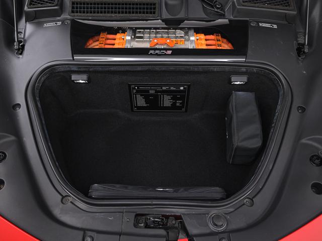 SF90スパイダー F1 DCT E4WD アップルカープレイ ADAS フェラーリ認定中古車 メーカー保証付 フェラーリ・ロードサイドアシスタンス Ferrari Approved(11枚目)