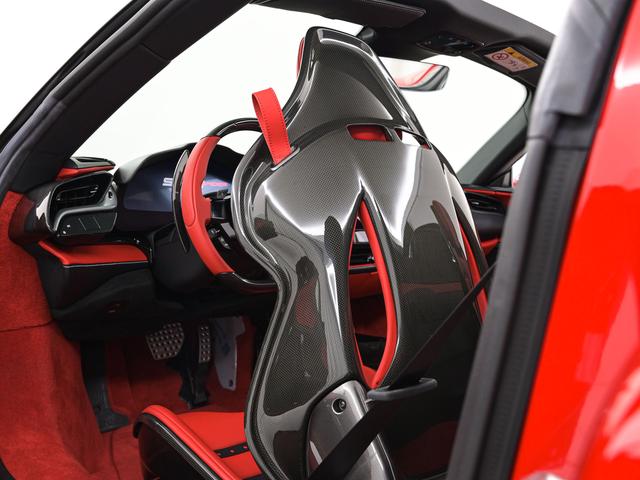 SF90スパイダー F1 DCT E4WD アップルカープレイ ADAS フェラーリ認定中古車 メーカー保証付 フェラーリ・ロードサイドアシスタンス Ferrari Approved(18枚目)