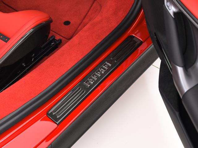 SF90スパイダー F1 DCT E4WD アップルカープレイ ADAS フェラーリ認定中古車 メーカー保証付 フェラーリ・ロードサイドアシスタンス Ferrari Approved(20枚目)