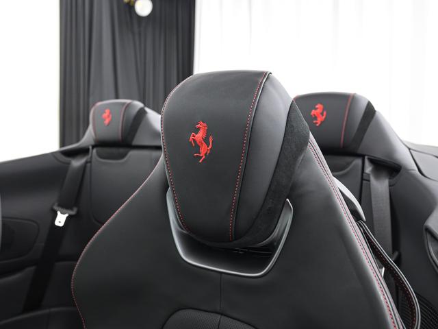 ローマスパイダー F1 DCT デイトナスタイルシート フェラーリ認定中古車 メーカー保証付 フェラーリ・ロードサイドアシスタンス Ferrari Approved(15枚目)