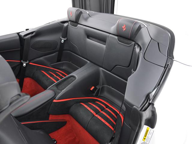 ローマスパイダー F1 DCT デイトナスタイルシート フェラーリ認定中古車 メーカー保証付 フェラーリ・ロードサイドアシスタンス Ferrari Approved(17枚目)
