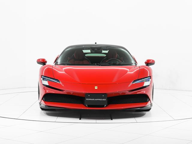 ＳＦ９０ストラダーレ Ｆ１　ＤＣＴ　Ｅ４ＷＤ　ＬＥＤ付ステアリング　フェラーリ認定中古車　メーカー保証付　フェラーリ・ロードサイドアシスタンス　Ｆｅｒｒａｒｉ　Ａｐｐｒｏｖｅｄ（5枚目）