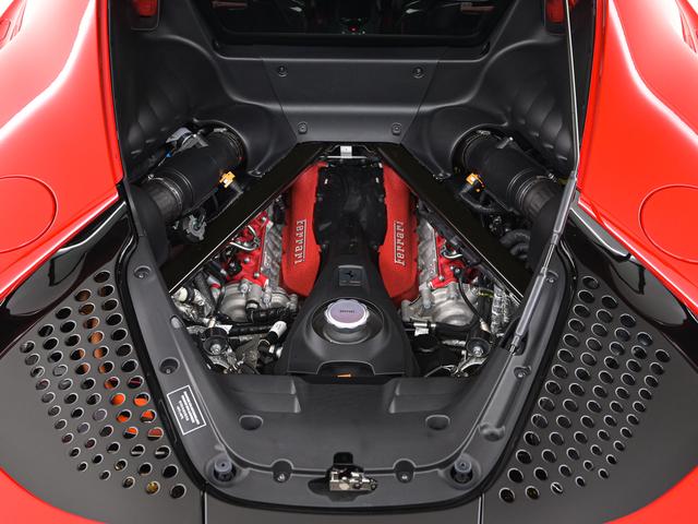 ＳＦ９０ストラダーレ Ｆ１　ＤＣＴ　Ｅ４ＷＤ　ＬＥＤ付ステアリング　フェラーリ認定中古車　メーカー保証付　フェラーリ・ロードサイドアシスタンス　Ｆｅｒｒａｒｉ　Ａｐｐｒｏｖｅｄ（10枚目）