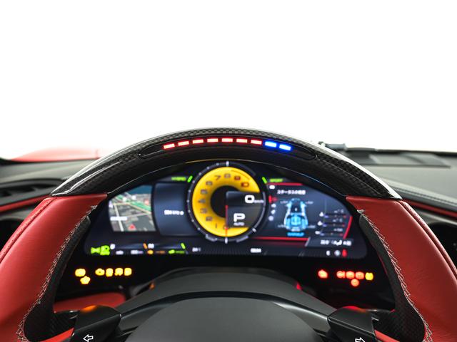 ＳＦ９０ストラダーレ Ｆ１　ＤＣＴ　Ｅ４ＷＤ　ＬＥＤ付ステアリング　フェラーリ認定中古車　メーカー保証付　フェラーリ・ロードサイドアシスタンス　Ｆｅｒｒａｒｉ　Ａｐｐｒｏｖｅｄ（15枚目）