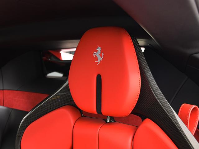 ＳＦ９０ストラダーレ Ｆ１　ＤＣＴ　Ｅ４ＷＤ　ＬＥＤ付ステアリング　フェラーリ認定中古車　メーカー保証付　フェラーリ・ロードサイドアシスタンス　Ｆｅｒｒａｒｉ　Ａｐｐｒｏｖｅｄ（20枚目）