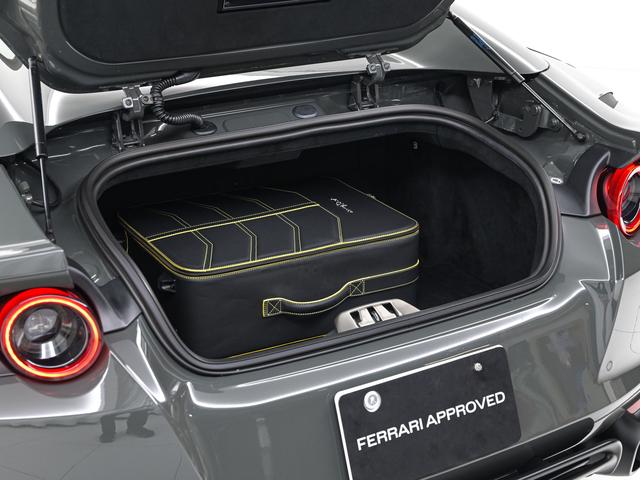 ８１２ＧＴＳ Ｆ１　ＤＣＴ　ＧｒｉｇｉｏＳｃｕｒｏ　フェラーリ認定中古車　正規ディーラー車　メーカー保証付　フェラーリ・ロードサイドアシスタンス　Ｆｅｒｒａｒｉ　Ａｐｐｒｏｖｅｄ（11枚目）