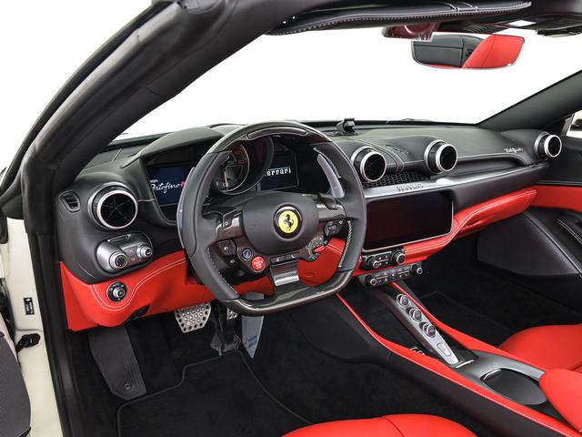 ポルトフィーノＭ Ｆ１　ＤＣＴ　ＬＥＤ付ステアリング　フェラーリ認定中古車　正規ディーラー車　メーカー保証付　フェラーリ・ロードサイドアシスタンス　Ｆｅｒｒａｒｉ　Ａｐｐｒｏｖｅｄ（4枚目）