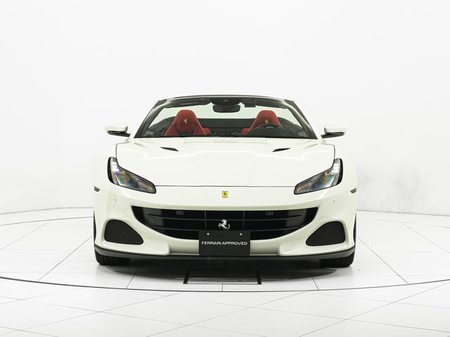 ポルトフィーノＭ Ｆ１　ＤＣＴ　ＬＥＤ付ステアリング　フェラーリ認定中古車　正規ディーラー車　メーカー保証付　フェラーリ・ロードサイドアシスタンス　Ｆｅｒｒａｒｉ　Ａｐｐｒｏｖｅｄ（5枚目）