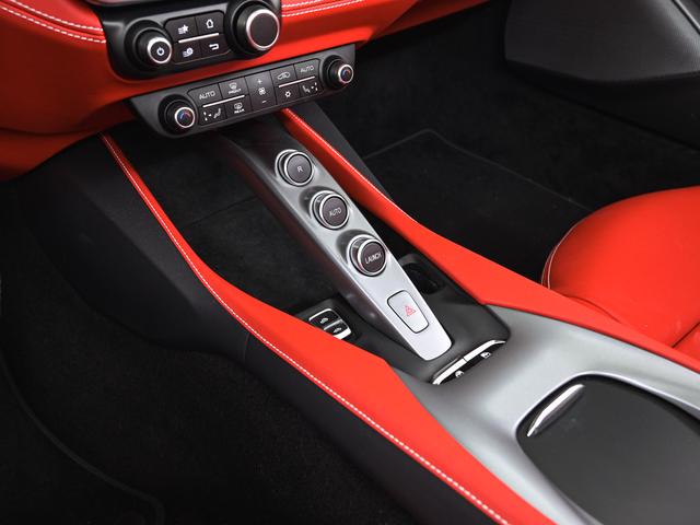 ポルトフィーノＭ Ｆ１　ＤＣＴ　ＬＥＤ付ステアリング　フェラーリ認定中古車　正規ディーラー車　メーカー保証付　フェラーリ・ロードサイドアシスタンス　Ｆｅｒｒａｒｉ　Ａｐｐｒｏｖｅｄ（17枚目）