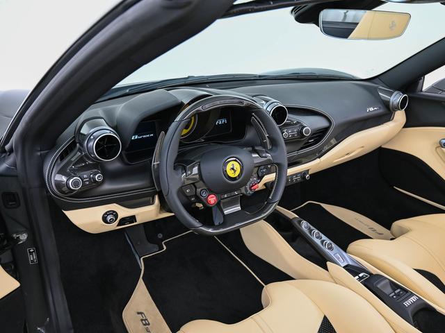 Ｆ８スパイダー Ｆ１　ＤＣＴ　Ｇｒｉｇｉｏ　Ｓｃｕｒｏ　フェラーリ認定中古車　正規ディーラー車　メーカー保証付　フェラーリ・ロードサイドアシスタンス　Ｆｅｒｒａｒｉ　Ａｐｐｒｏｖｅｄ（4枚目）