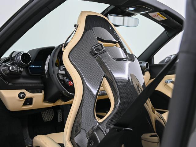 Ｆ８スパイダー Ｆ１　ＤＣＴ　Ｇｒｉｇｉｏ　Ｓｃｕｒｏ　フェラーリ認定中古車　正規ディーラー車　メーカー保証付　フェラーリ・ロードサイドアシスタンス　Ｆｅｒｒａｒｉ　Ａｐｐｒｏｖｅｄ（16枚目）
