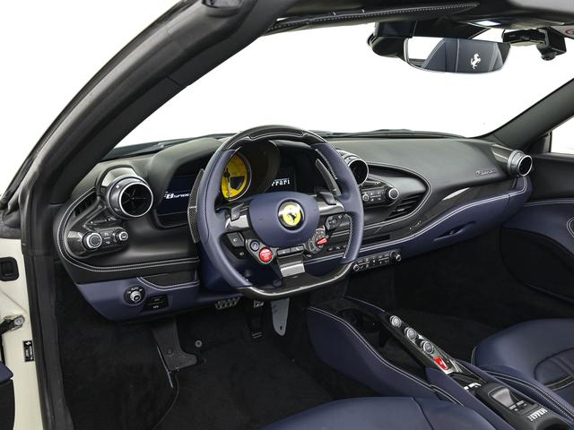 Ｆ８スパイダー Ｆ１　ＤＣＴ　ＢｉａｎｃｏＩｔａｌｉａ　フェラーリ認定中古車　正規ディーラー車　メーカー保証付　フェラーリ・ロードサイドアシスタンス　Ｆｅｒｒａｒｉ　Ａｐｐｒｏｖｅｄ（4枚目）