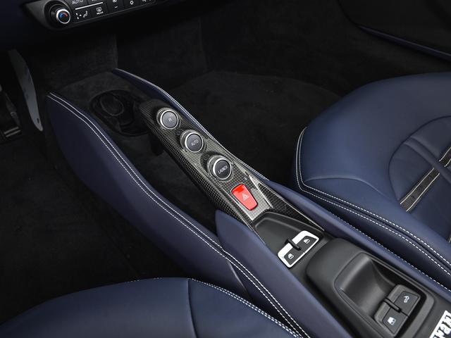 Ｆ８スパイダー Ｆ１　ＤＣＴ　ＢｉａｎｃｏＩｔａｌｉａ　フェラーリ認定中古車　正規ディーラー車　メーカー保証付　フェラーリ・ロードサイドアシスタンス　Ｆｅｒｒａｒｉ　Ａｐｐｒｏｖｅｄ（17枚目）