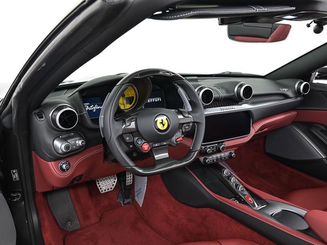 ポルトフィーノ Ｆ１　ＤＣＴ　ＬＥＤ付カーボンステアリング　カーボン製センターブリッジ　フェラーリ認定中古車　正規ディーラー車　メーカー保証付　フェラーリ・ロードサイドアシスタンス　Ｆｅｒｒａｒｉ　Ａｐｐｒｏｖｅｄ（4枚目）