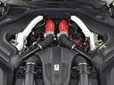 自然吸気エンジンとはまた違う性格なV8ツインターボエンジンを搭載。ダイレクトなレスポンスを楽しめ、扱いやすいエンジンです。炸裂するパワーはターボエンジンならではです。