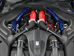 Ｖ８ツインターボエンジンを搭載。ダイレクトなレスポンスを楽しめ、扱いやすいエンジンです。炸裂するパワーはターボエンジンならではです。ぜひとも体感してください。 4