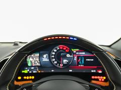 Ｆ１よりフィードバックされたテクノロジーです。ＬＥＤの点灯により、ご自身で最適なシフトタイミングを計ることが可能です。サーキット走行時等に視線をそらさずにシフトチェンジを行えます。 5