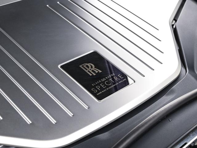 スペクター  2025モデル Black Badge SPECTRE Rolls Royce 認定中古車 Provenance メーカー保証付 ロードサイド・アシスタンス(9枚目)