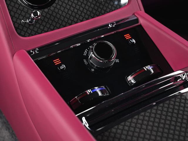 スペクター  2025モデル Black Badge SPECTRE Rolls Royce 認定中古車 Provenance メーカー保証付 ロードサイド・アシスタンス(30枚目)
