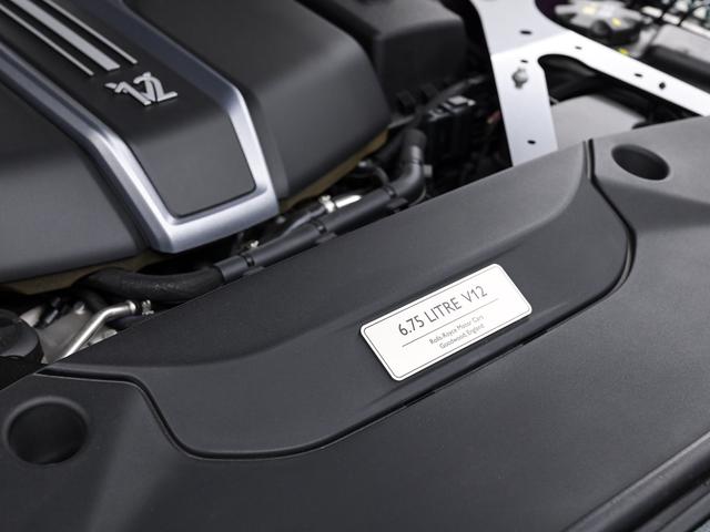 ゴースト ブラックバッジ 6.75 4WD 2023モデル Rolls Royce 認定中古車 Provenance メーカー保証付 ロードサイド・アシスタンス(9枚目)