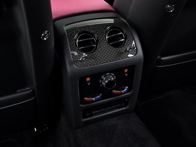 ゴースト ブラックバッジ 6.75 4WD 2023モデル Rolls Royce 認定中古車 Provenance メーカー保証付 ロードサイド・アシスタンス(30枚目)