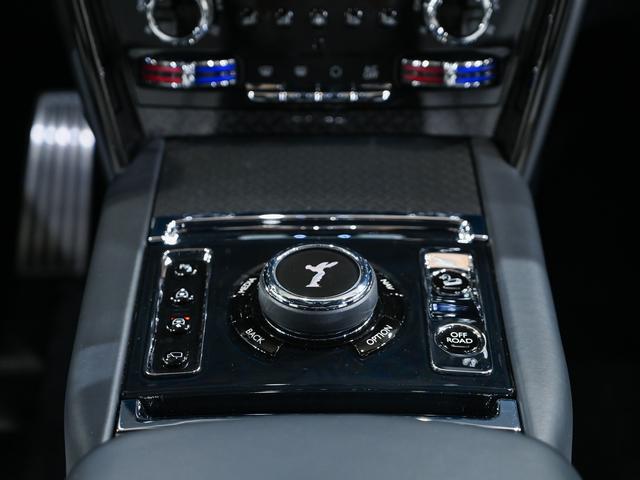 カリナン 2020モデルBlack Badge Cullinan Rolls Royce 認定中古車 Provenance メーカー保証付 ロードサイド・アシスタンス(12枚目)
