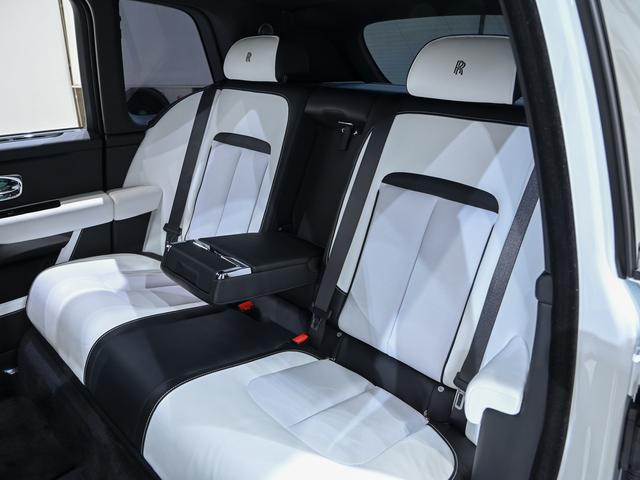 カリナン 2020モデルBlack Badge Cullinan Rolls Royce 認定中古車 Provenance メーカー保証付 ロードサイド・アシスタンス(15枚目)