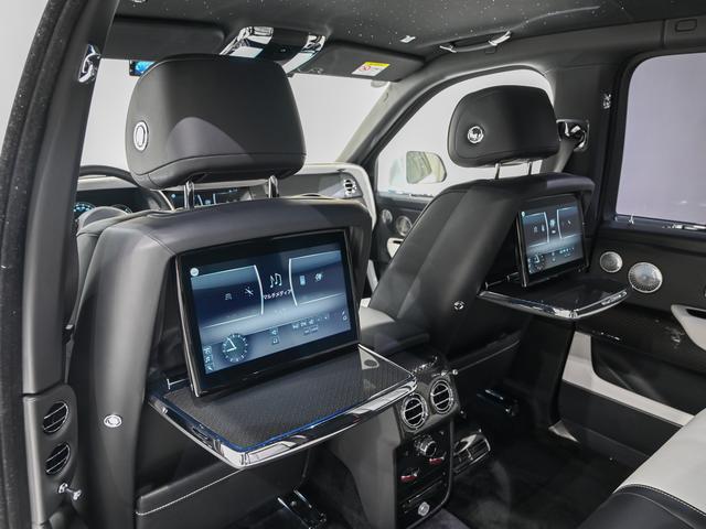 カリナン 2020モデルBlack Badge Cullinan Rolls Royce 認定中古車 Provenance メーカー保証付 ロードサイド・アシスタンス(18枚目)