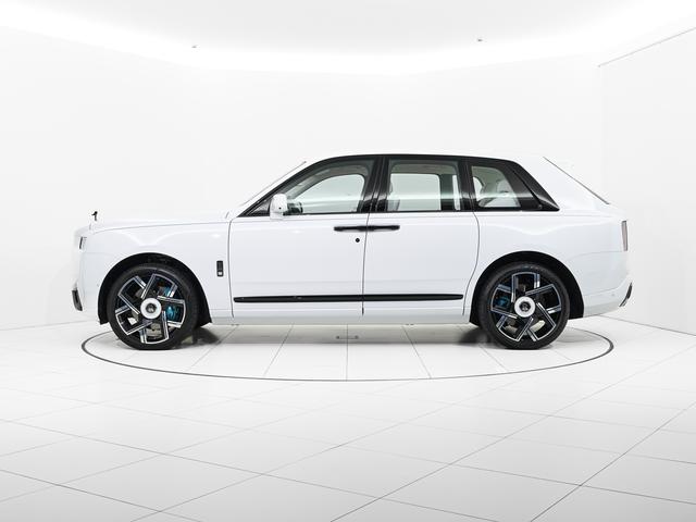 カリナン 6.75 4WD 2025モデル Rolls Royce 認定中古車 Provenance メーカー保証付 ロードサイド・アシスタンス(6枚目)