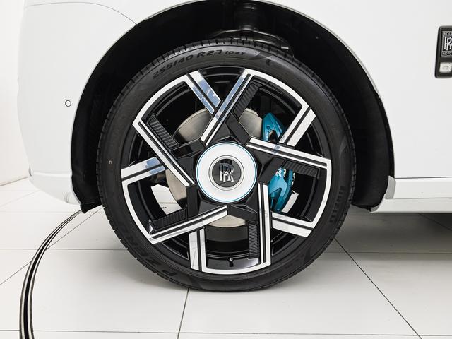 カリナン 6.75 4WD 2025モデル Rolls Royce 認定中古車 Provenance メーカー保証付 ロードサイド・アシスタンス(7枚目)