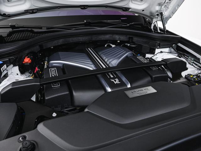 カリナン 6.75 4WD 2025モデル Rolls Royce 認定中古車 Provenance メーカー保証付 ロードサイド・アシスタンス(8枚目)
