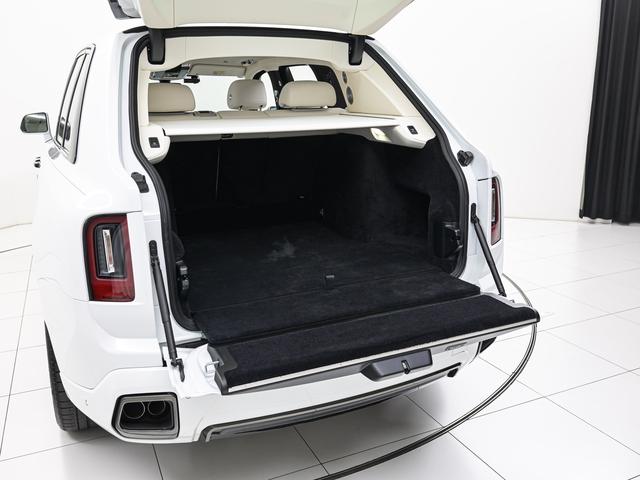 カリナン 6.75 4WD 2025モデル Rolls Royce 認定中古車 Provenance メーカー保証付 ロードサイド・アシスタンス(9枚目)