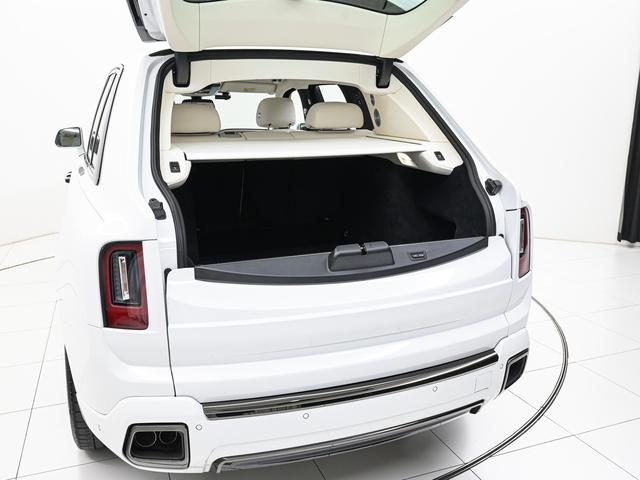 カリナン 6.75 4WD 2025モデル Rolls Royce 認定中古車 Provenance メーカー保証付 ロードサイド・アシスタンス(10枚目)