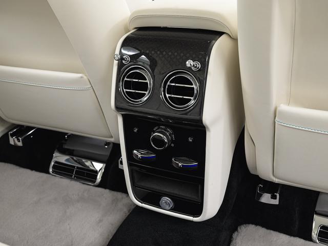 カリナン 6.75 4WD 2025モデル Rolls Royce 認定中古車 Provenance メーカー保証付 ロードサイド・アシスタンス(32枚目)