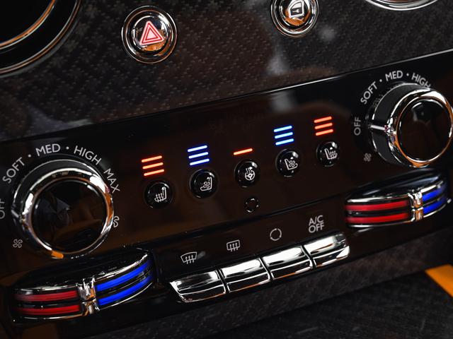 カリナン 2025モデル Black Badge Cullinan Series2(33枚目)