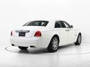 2015年モデルのGhost Series IIです。外装色は伝統を感じさせるEnglish White、内装は洗練されたConsort RedとNavy Blueのコンビネーション