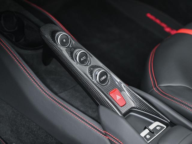 F8スパイダー F1 DCT アップルカープレイ フェラーリ認定中古車 メーカー保証付 フェラーリ・ロードサイドアシスタンス Ferrari Approved(24枚目)