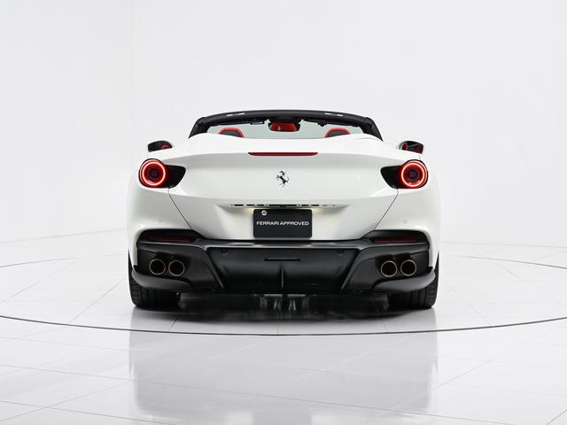 ポルトフィーノM F1 DCT 左H マグネライド 全周囲カメラ ADAS Hi-Fi カーボン製ダッシュ/センタートンネル 鍛造20AW AFSヘッドライト スポーツEX 赤キャリパー シートヒーター(11枚目)