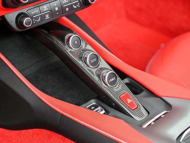 ポルトフィーノM F1 DCT 左H マグネライド 全周囲カメラ ADAS Hi-Fi カーボン製ダッシュ/センタートンネル 鍛造20AW AFSヘッドライト スポーツEX 赤キャリパー シートヒーター(14枚目)