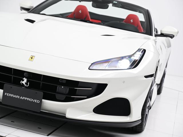 ポルトフィーノM F1 DCT 左H マグネライド 全周囲カメラ ADAS Hi-Fi カーボン製ダッシュ/センタートンネル 鍛造20AW AFSヘッドライト スポーツEX 赤キャリパー シートヒーター(27枚目)