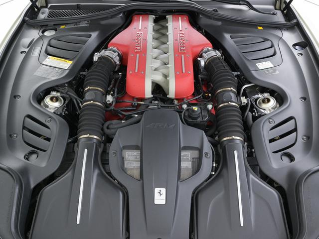 GTC4ルッソ 6.3 4WD 左ハンドル リフター パノラミックルーフ フェラーリ認定中古車 メーカー保証付 フェラーリ・ロードサイドアシスタンス Ferrari Approved(4枚目)