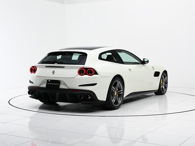 GTC4ルッソ 6.3 4WD 左ハンドル リフター パノラミックルーフ フェラーリ認定中古車 メーカー保証付 フェラーリ・ロードサイドアシスタンス Ferrari Approved(9枚目)